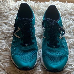 Women’s Nee Balance Fuel Core shoe in 8.5